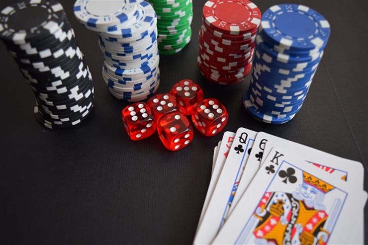 Russian Poker कैसीनो बिटकॉइन लाइव